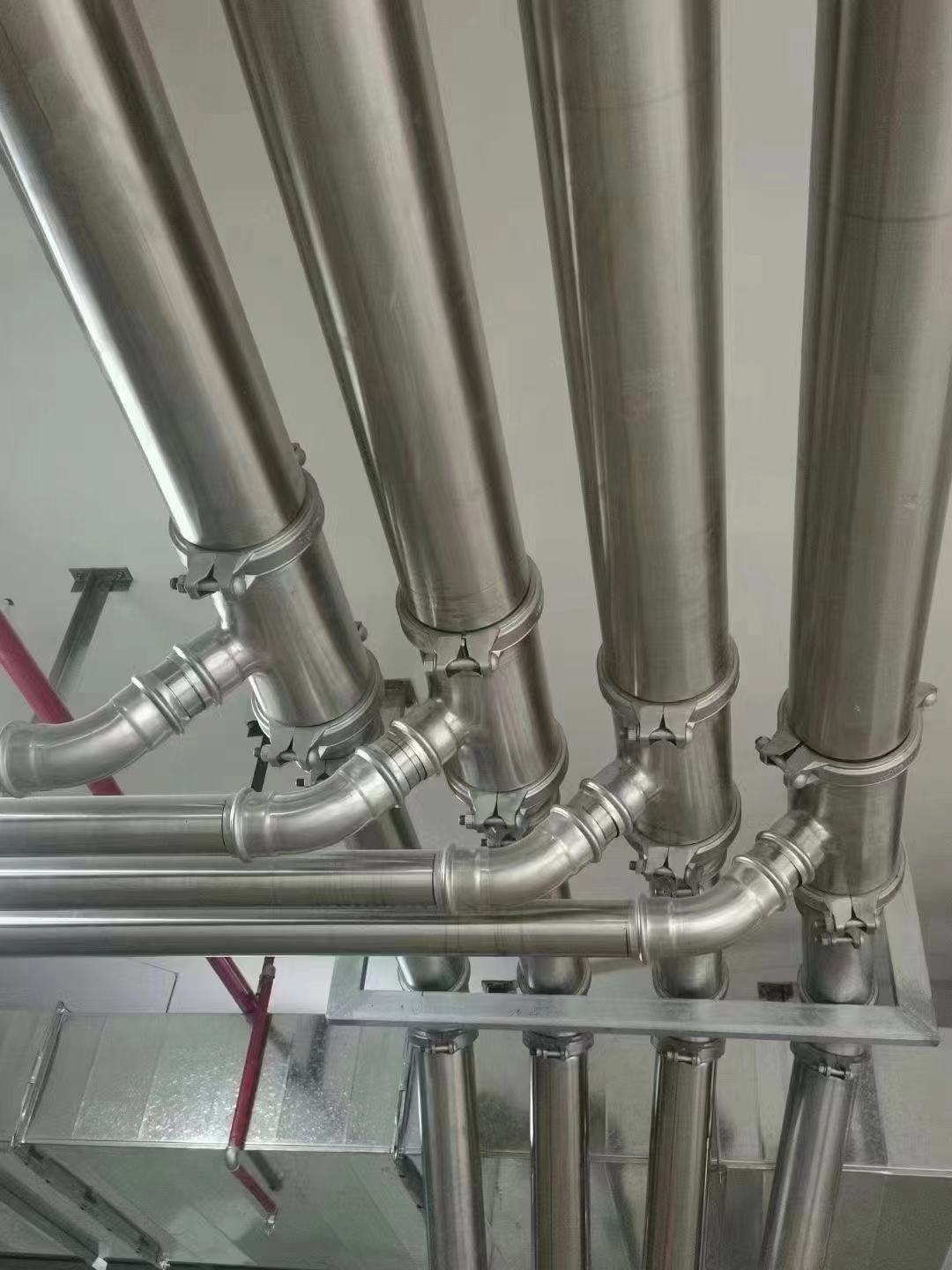 中欧体育水管安装现场.jpg 中欧体育水管安装现场.jpg